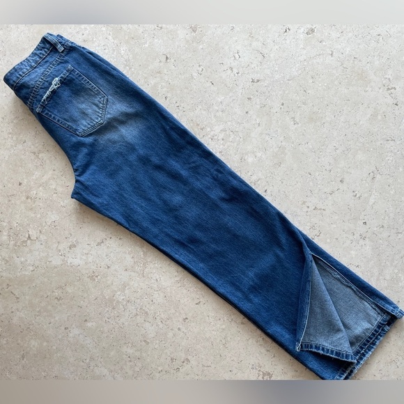 YMI Women's Distressed Medium Wash Blue Jeans, Size 29 (Juniors) - Picture 8 of 9